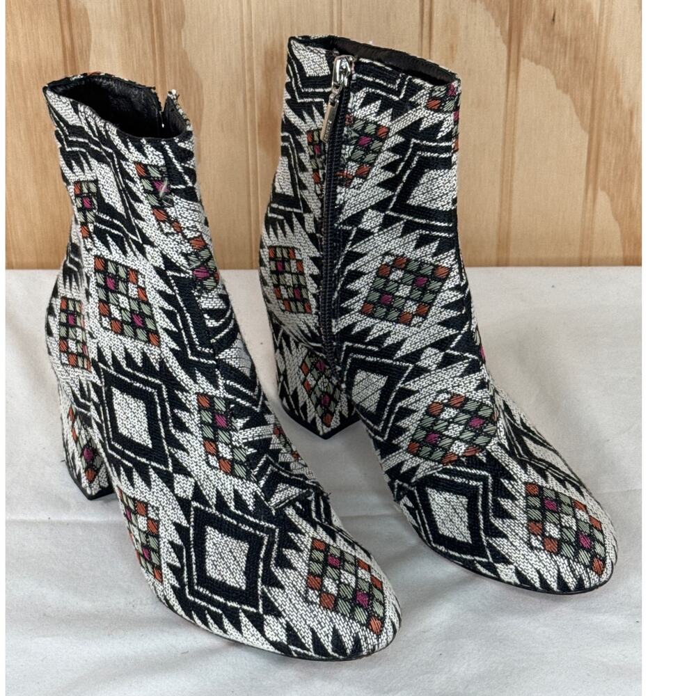 Schutz Aztec Tapestry Fabric Interior Leather Chunky Heel Boots Size 8 Boho